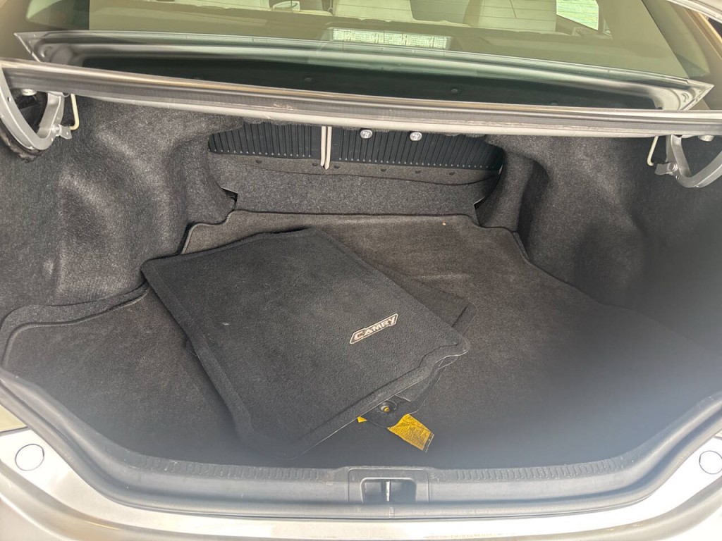 2012 Toyota Camry Image 25