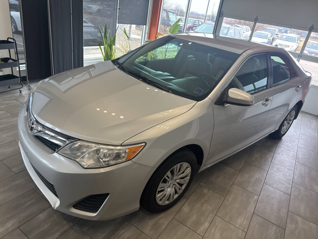 2012 Toyota Camry Image 28