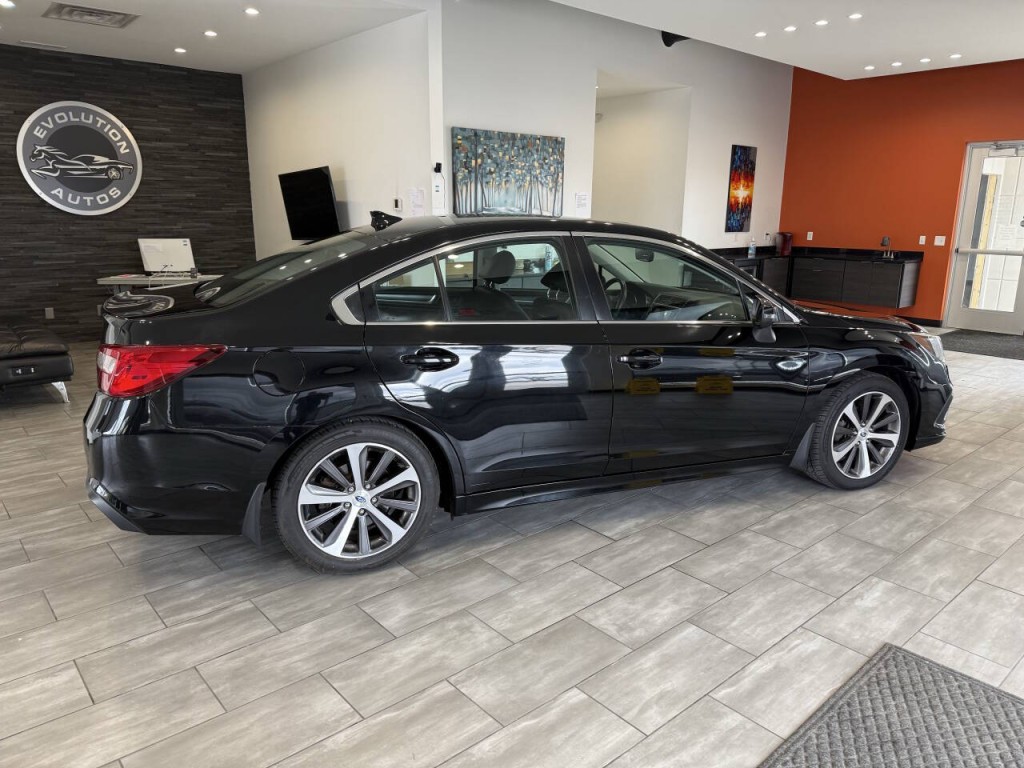 2019 Subaru Legacy Image 12