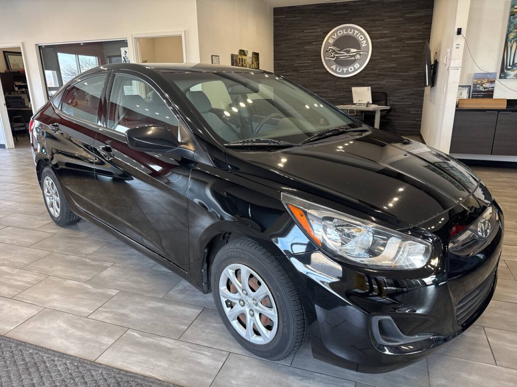 2014 Hyundai Accent Image 4