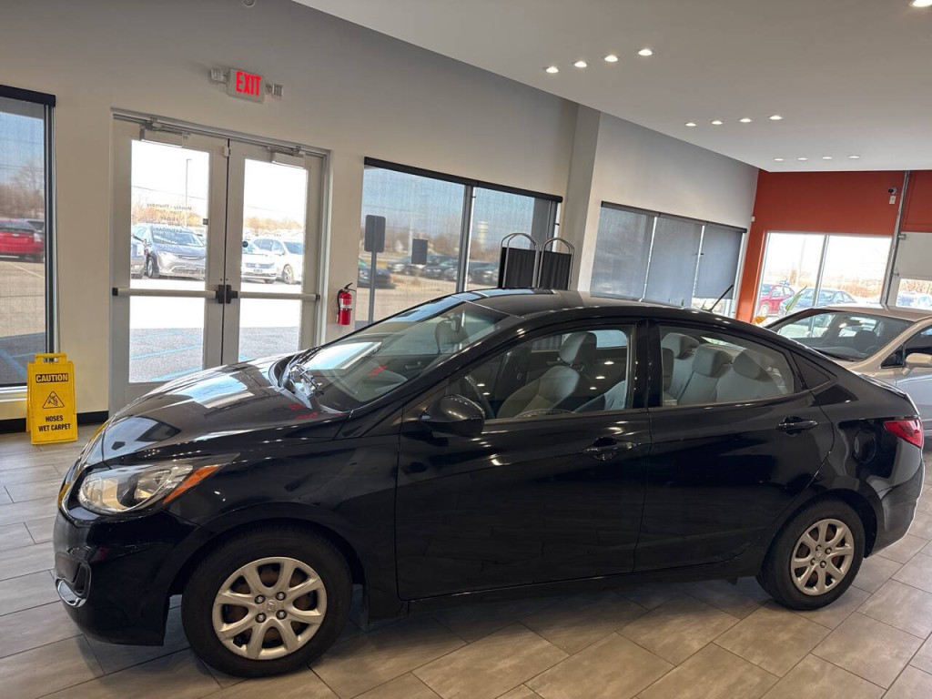 2014 Hyundai Accent Image 7