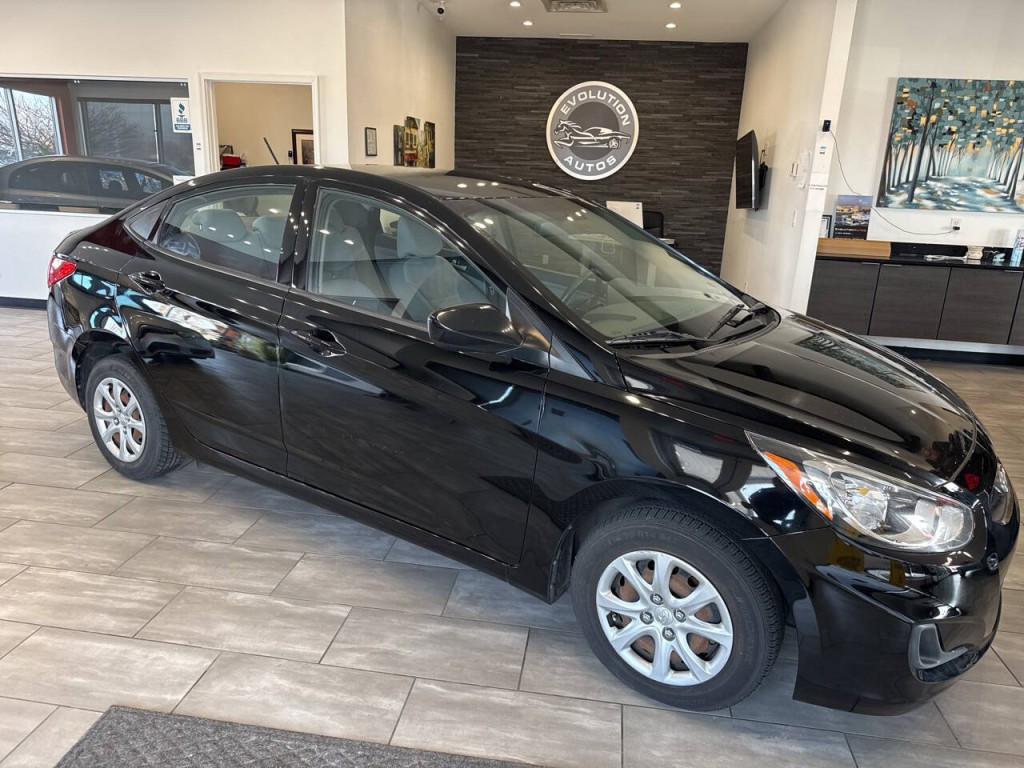 2014 Hyundai Accent Image 12