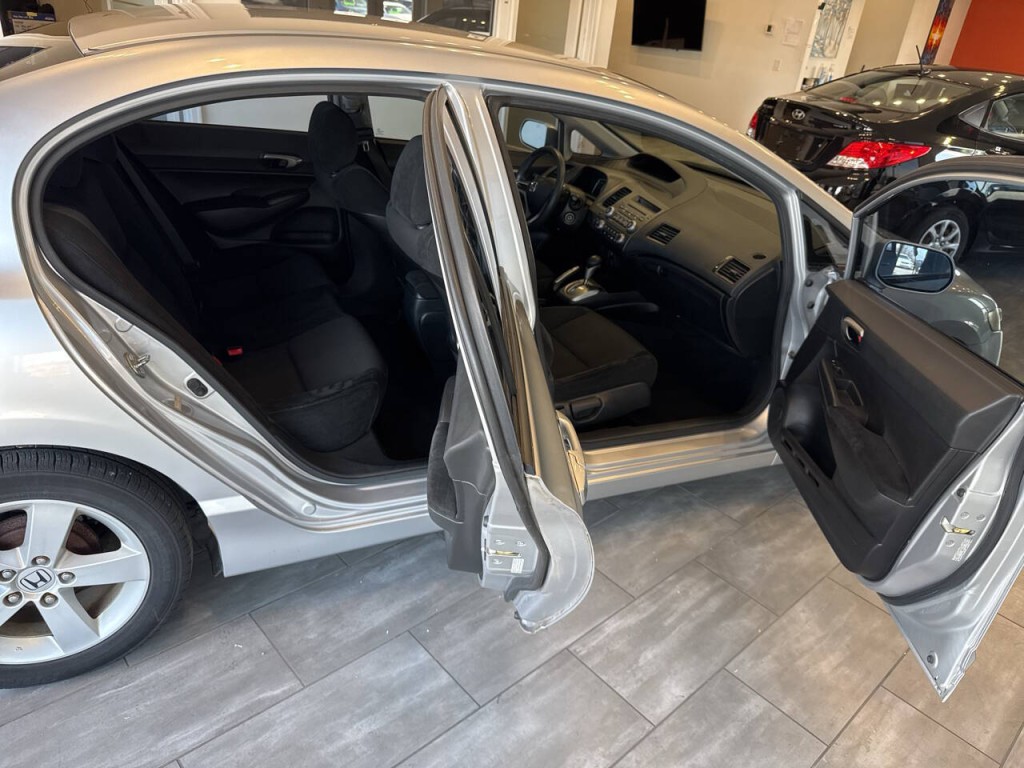 2010 Honda Civic Image 11