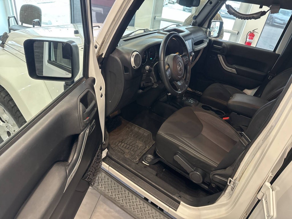 2014 Jeep Wrangler Unlimited Image 17