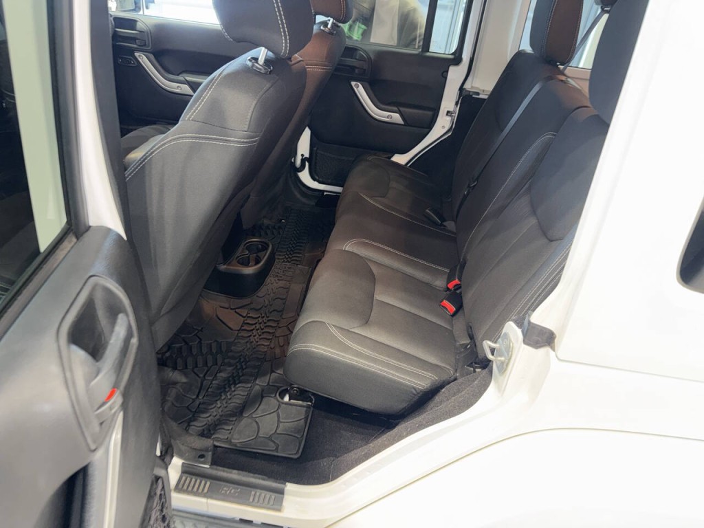 2014 Jeep Wrangler Unlimited Image 21