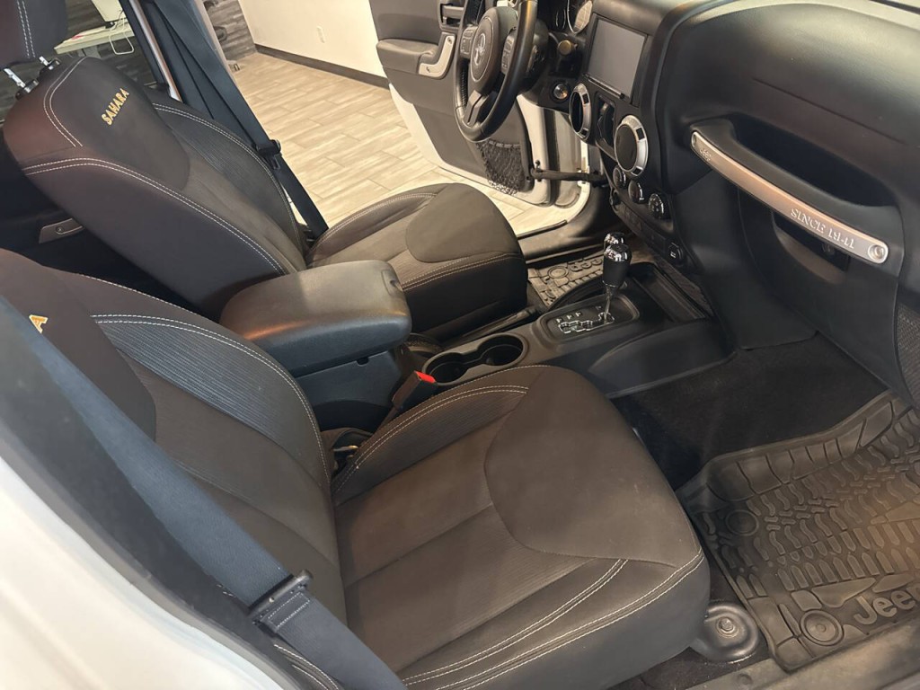 2014 Jeep Wrangler Unlimited Image 25
