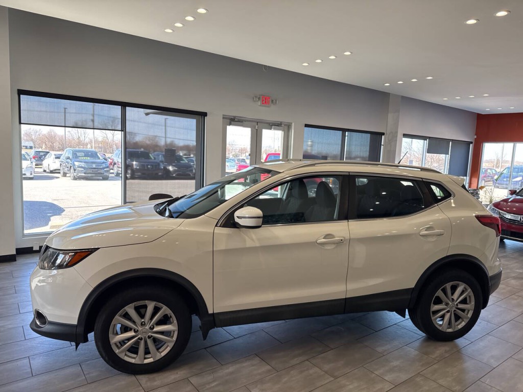 2017 Nissan Rogue Image 10