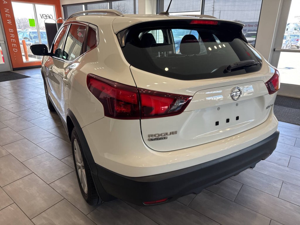 2017 Nissan Rogue Image 12