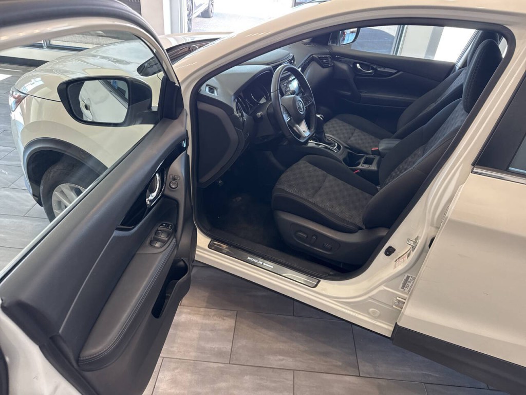 2017 Nissan Rogue Image 20