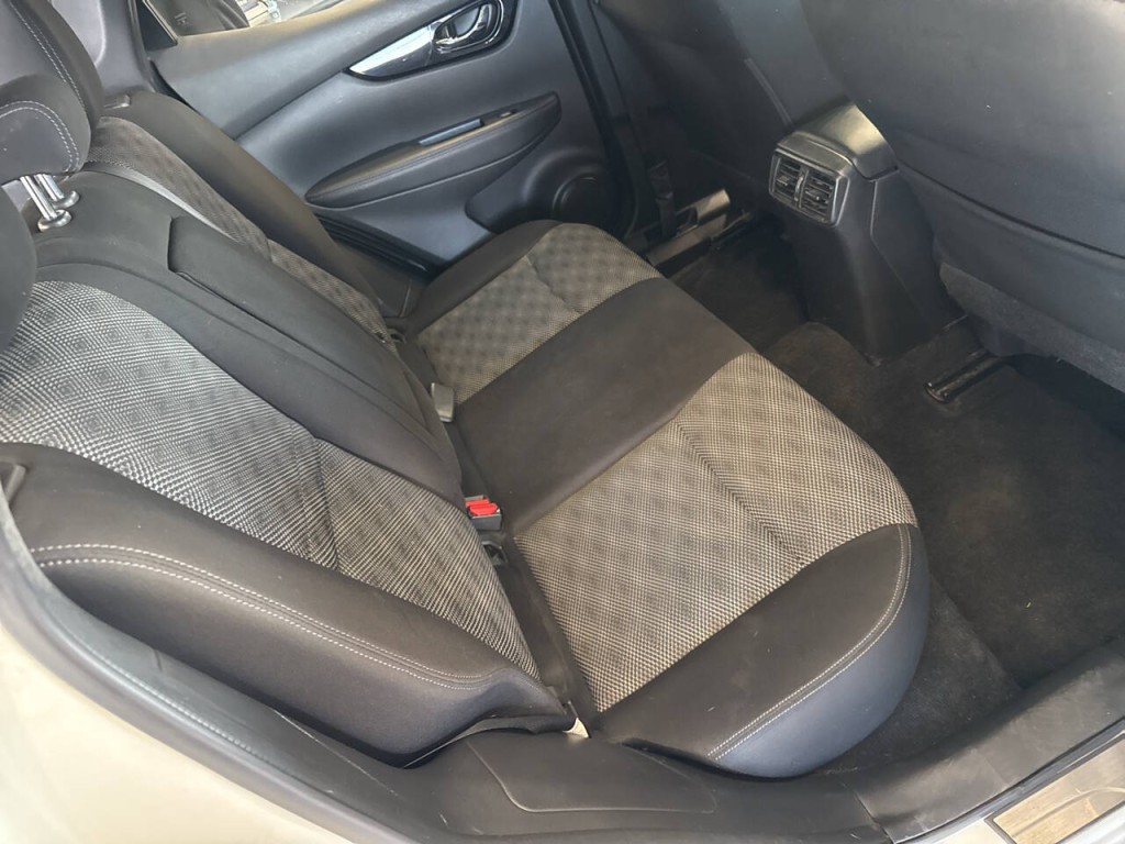 2017 Nissan Rogue Image 28