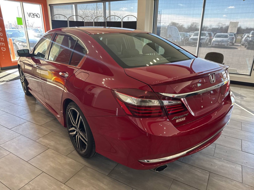 2017 Honda Accord Image 14