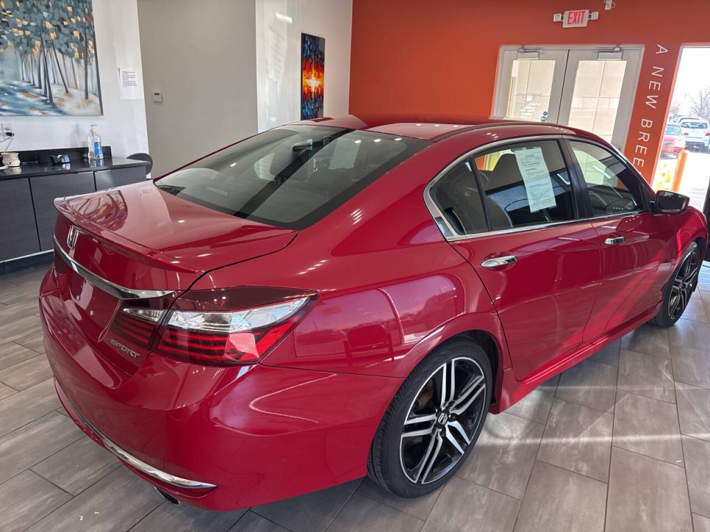 2017 Honda Accord Image 16