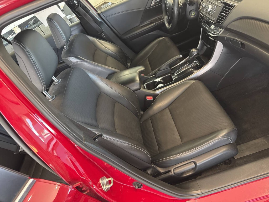 2017 Honda Accord Image 20