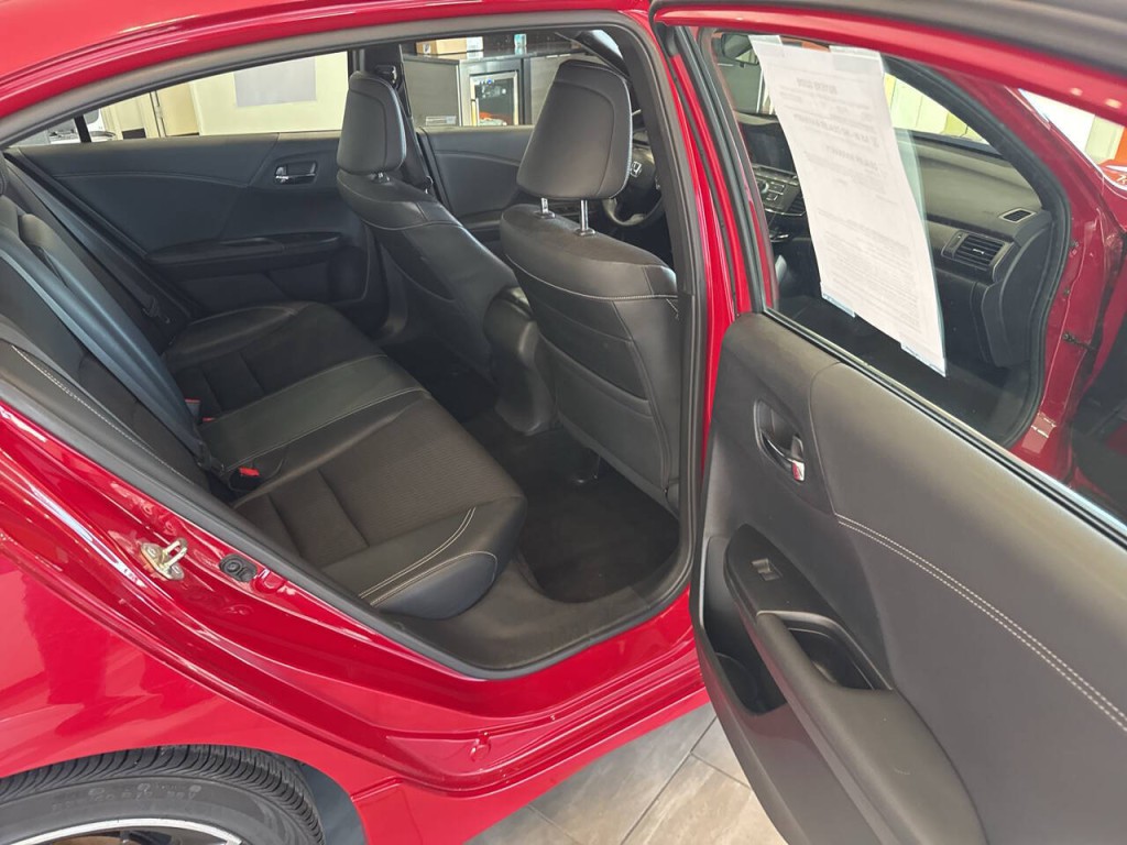 2017 Honda Accord Image 22