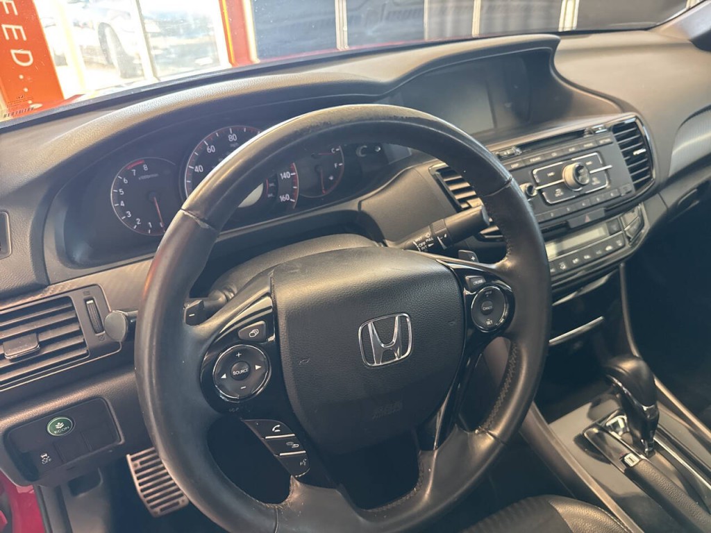 2017 Honda Accord Image 25