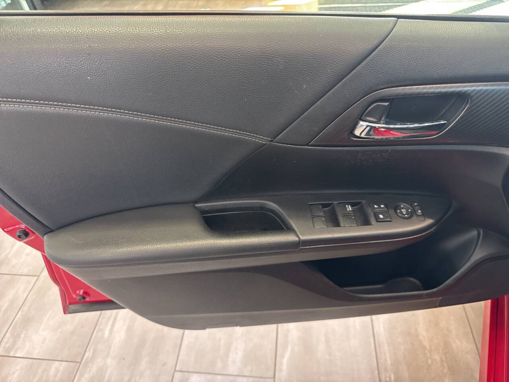 2017 Honda Accord Image 26