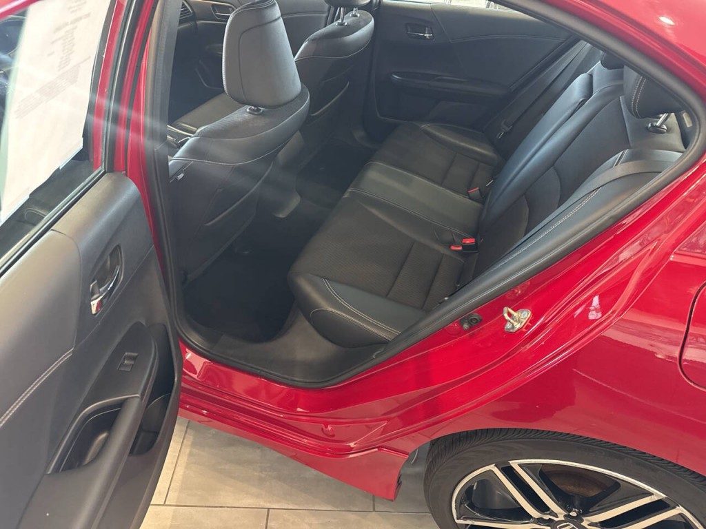 2017 Honda Accord Image 27