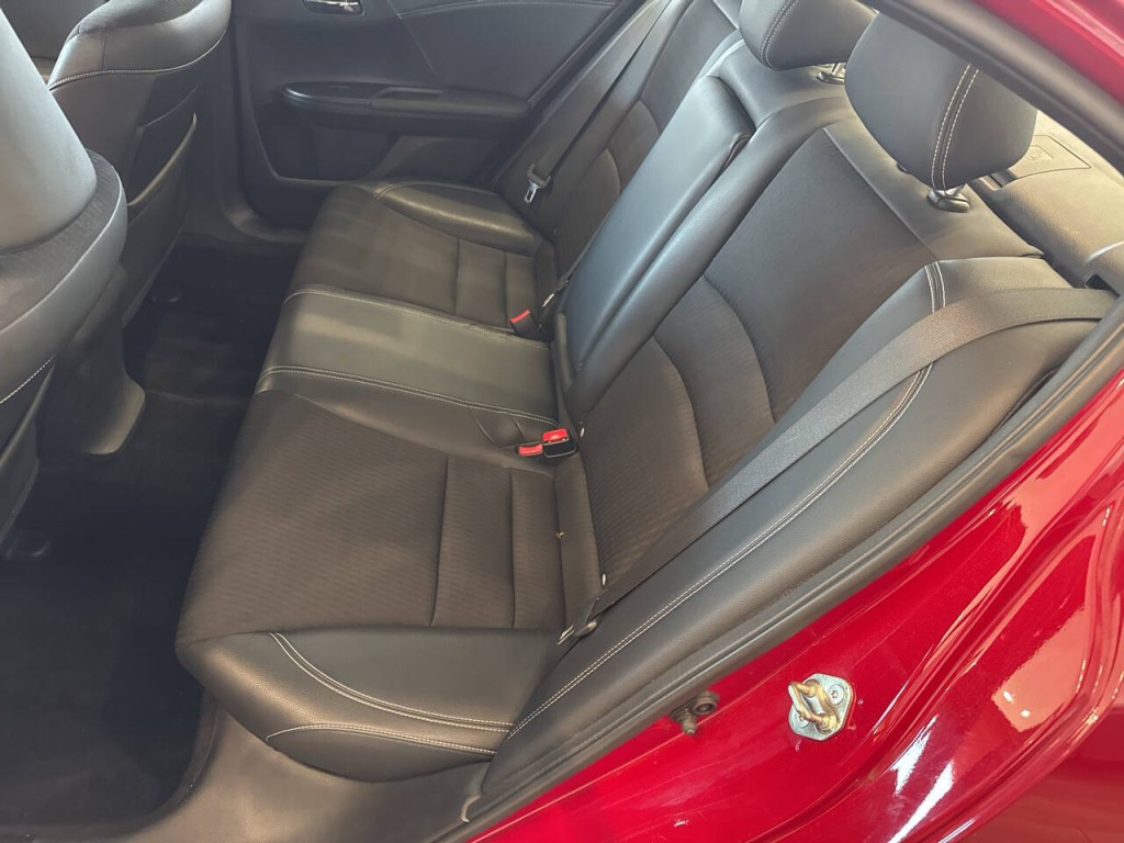 2017 Honda Accord Image 28