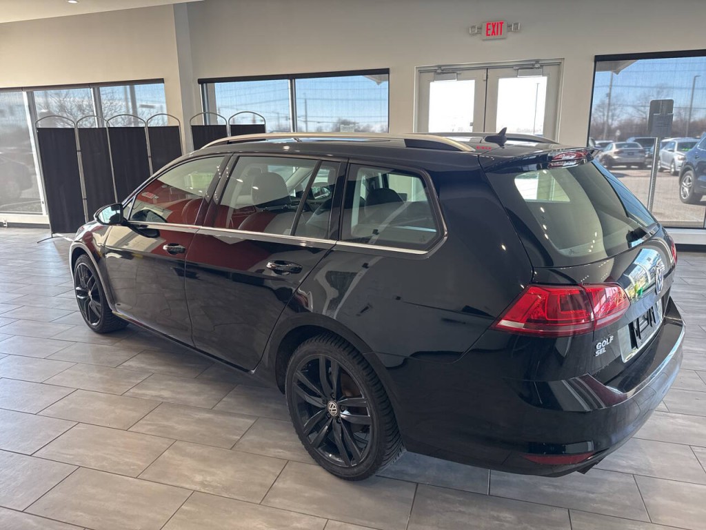 2017 Volkswagen Golf Image 10