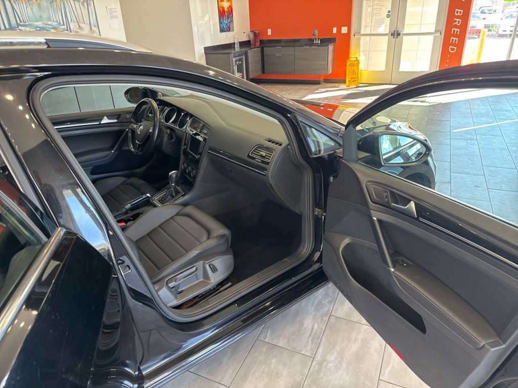 2017 Volkswagen Golf Image 14