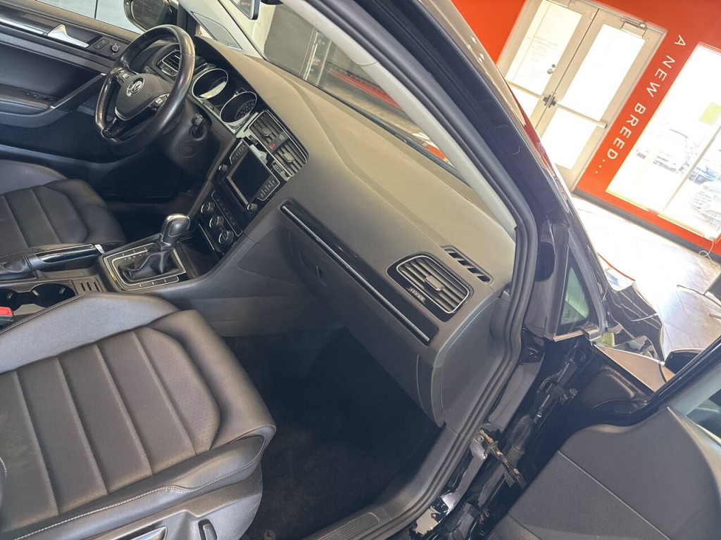 2017 Volkswagen Golf Image 15