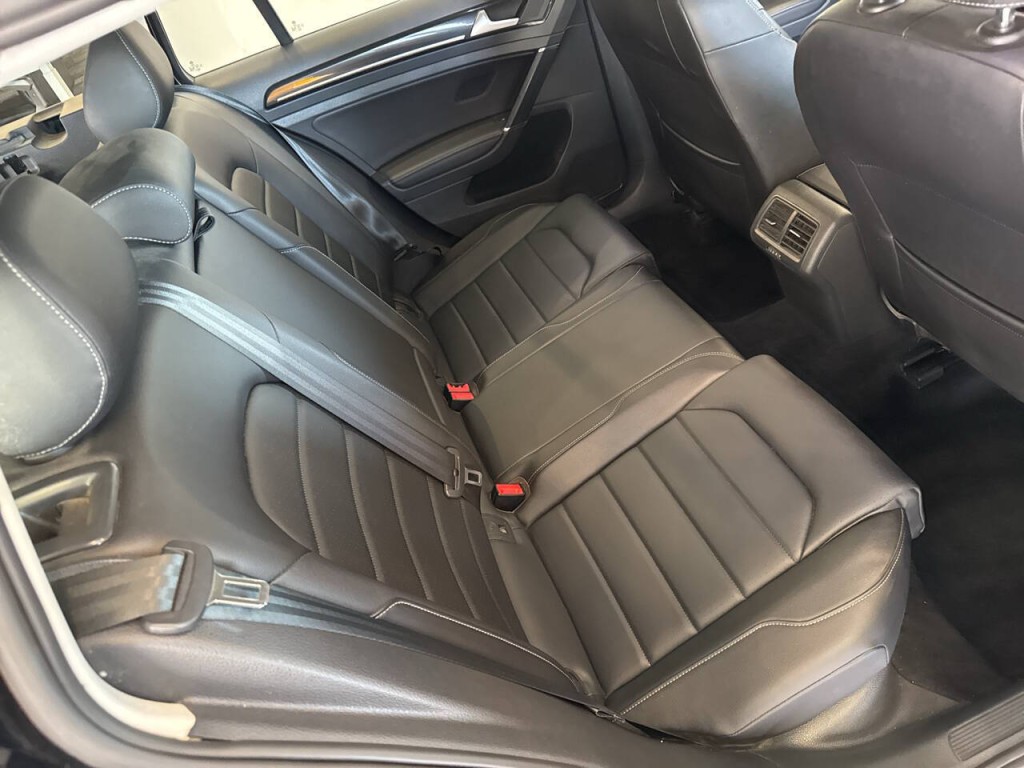 2017 Volkswagen Golf Image 16