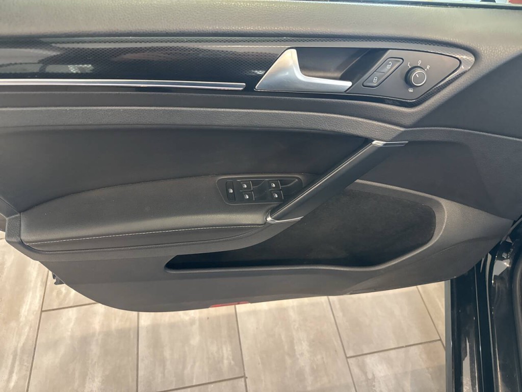 2017 Volkswagen Golf Image 18
