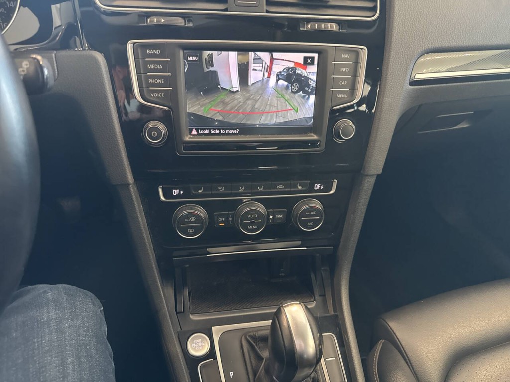 2017 Volkswagen Golf Image 19