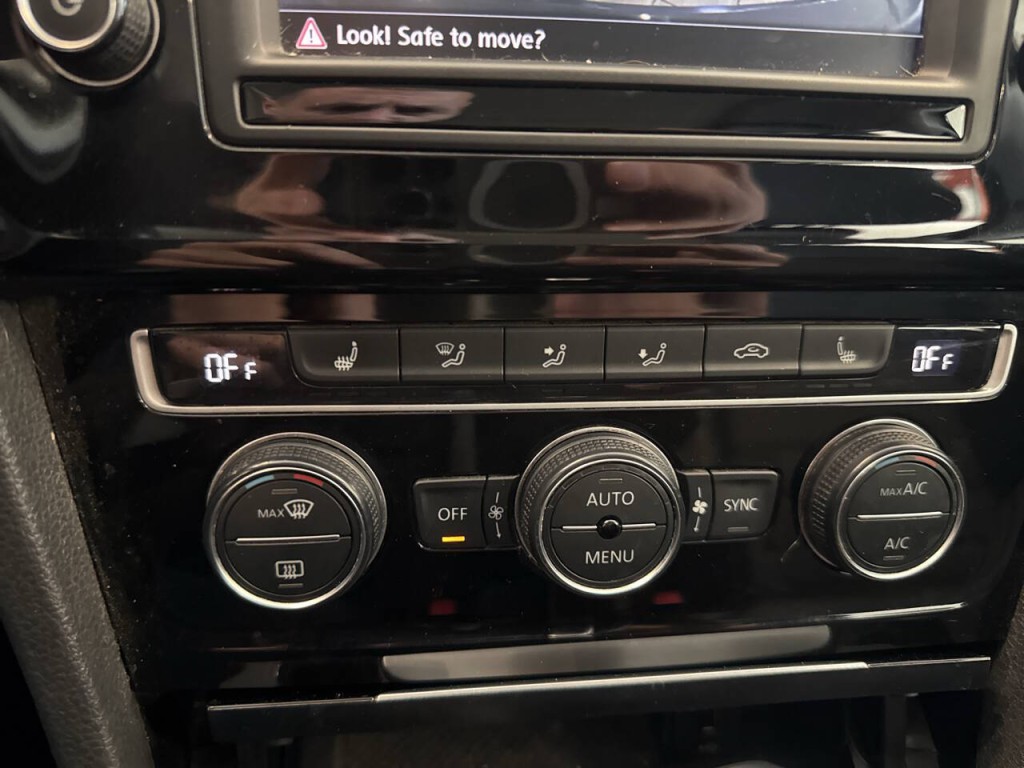 2017 Volkswagen Golf Image 20