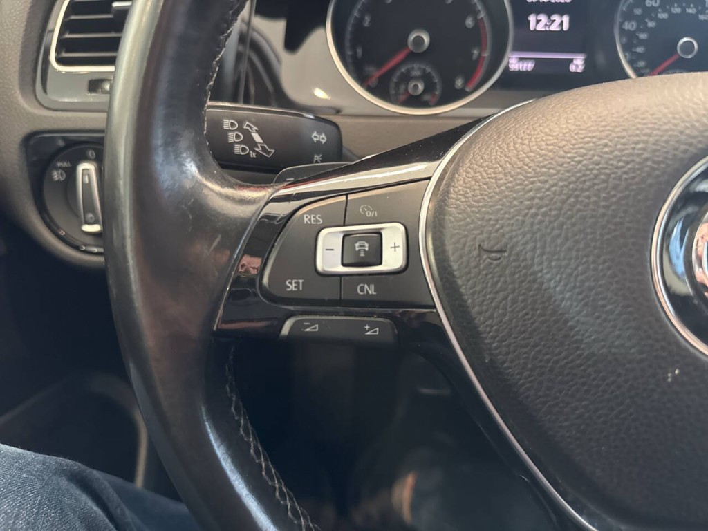 2017 Volkswagen Golf Image 22