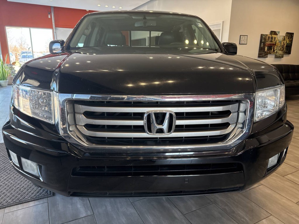 2013 Honda Ridgeline Image 2