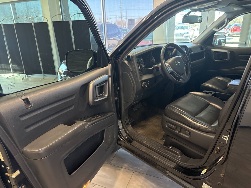 2013 Honda Ridgeline Image 12