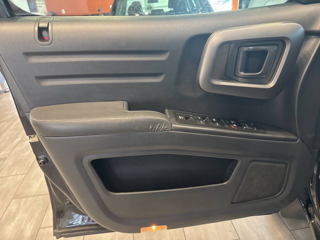 2013 Honda Ridgeline Image 13