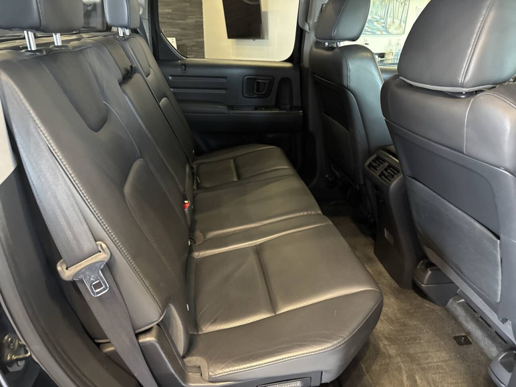 2013 Honda Ridgeline Image 35