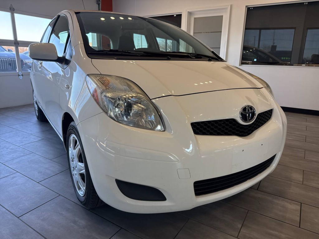 2011 Toyota Yaris Image 1