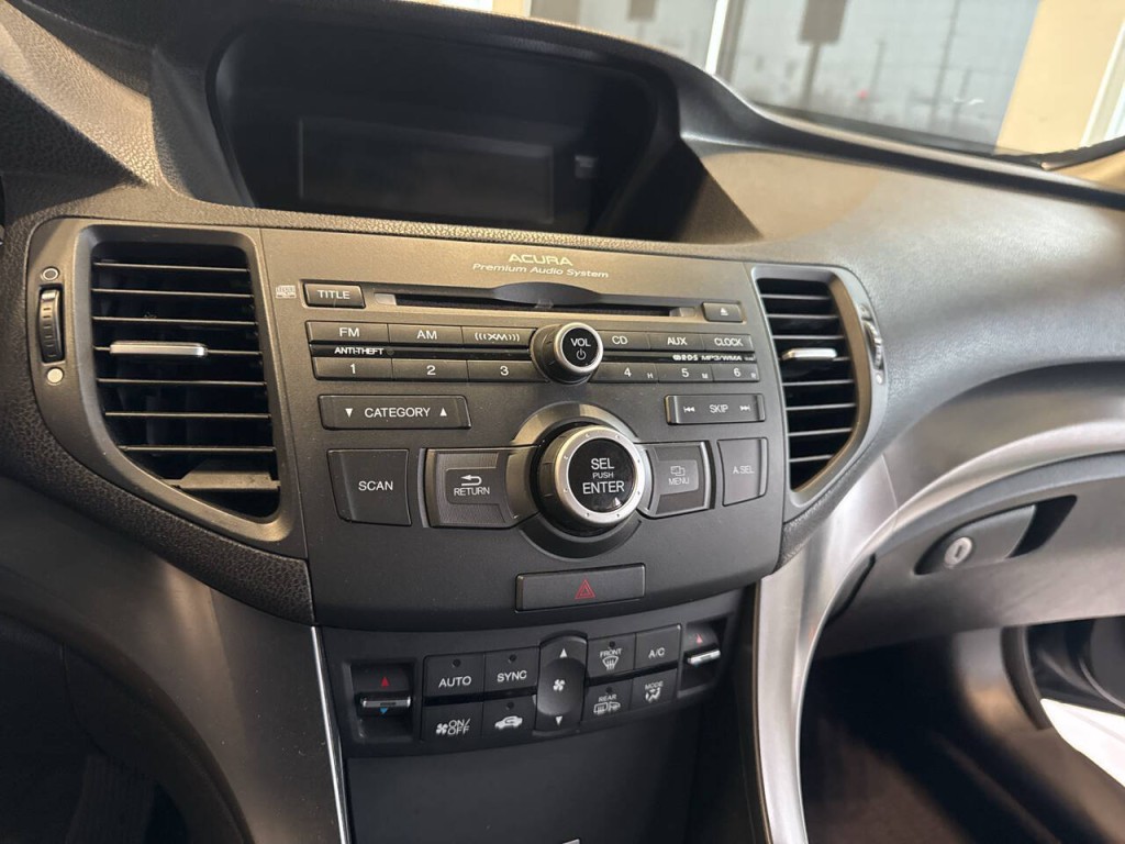 2013 Acura TSX Image 28