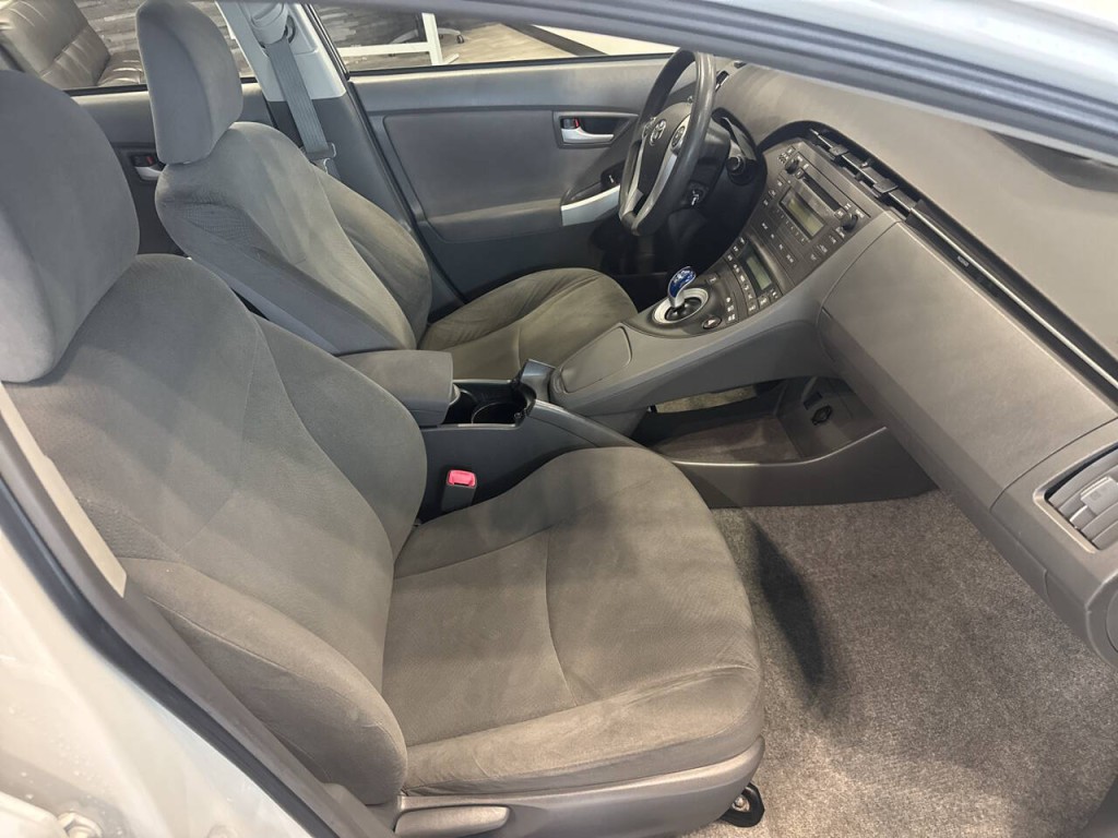2010 Toyota Prius Image 15