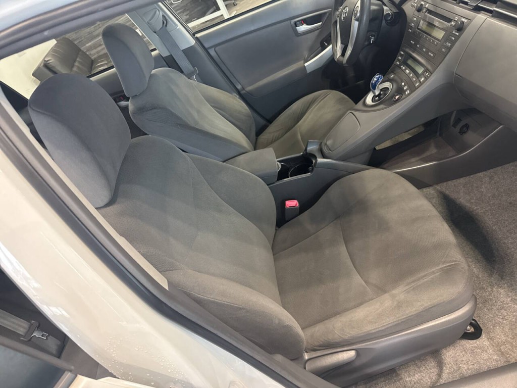 2010 Toyota Prius Image 16