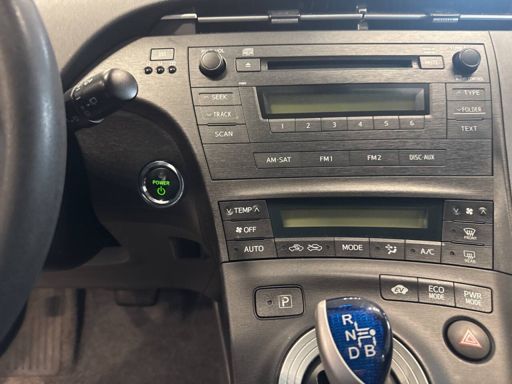 2010 Toyota Prius Image 28