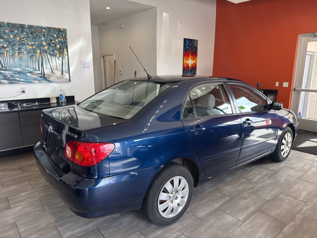 2004 Toyota Corolla Image 13