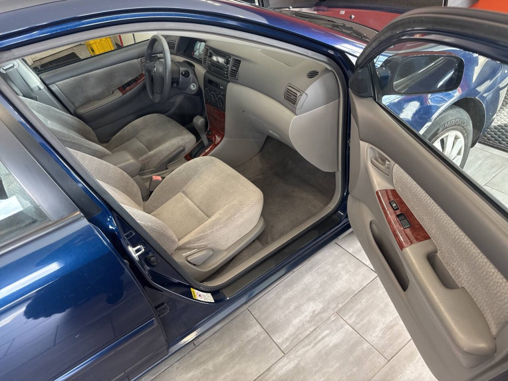 2004 Toyota Corolla Image 14