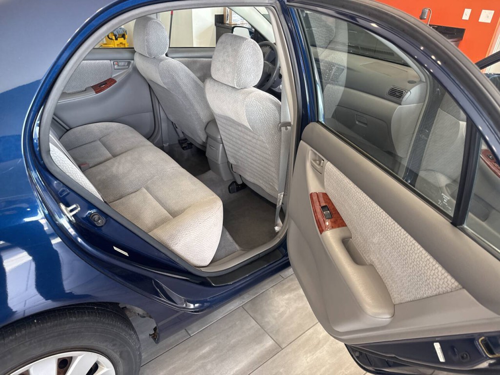 2004 Toyota Corolla Image 17