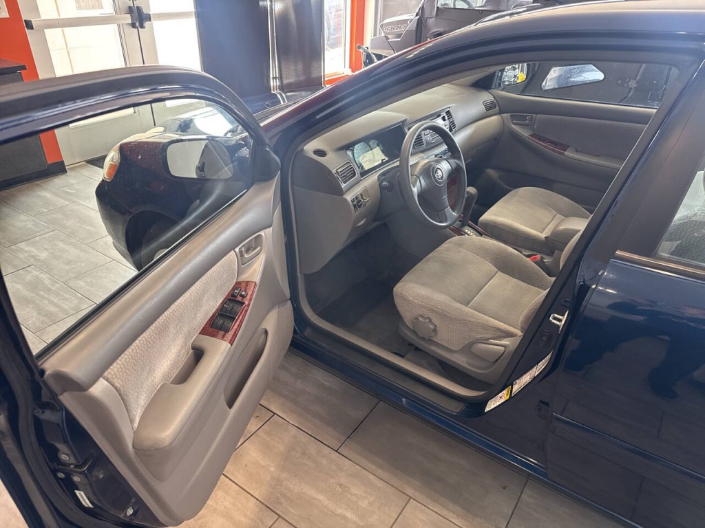 2004 Toyota Corolla Image 19