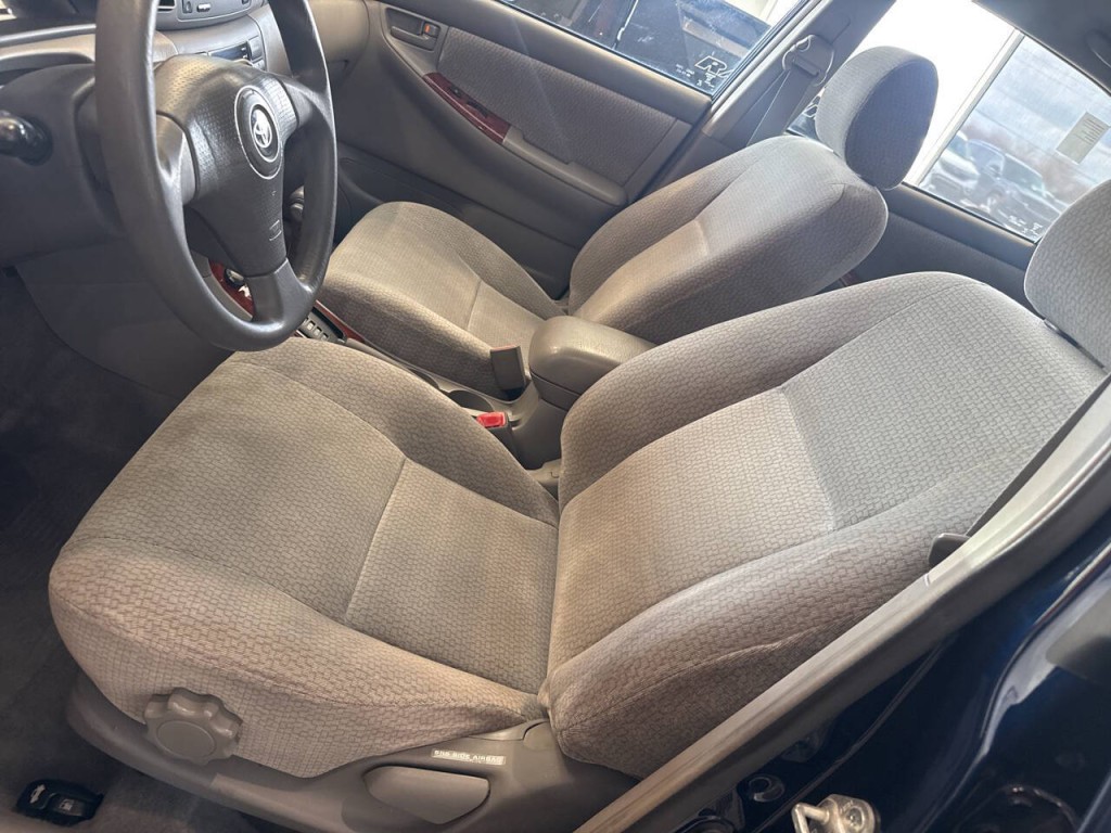 2004 Toyota Corolla Image 20