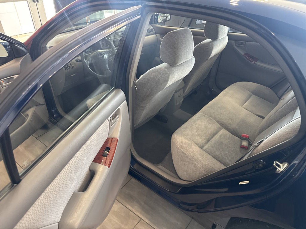 2004 Toyota Corolla Image 22