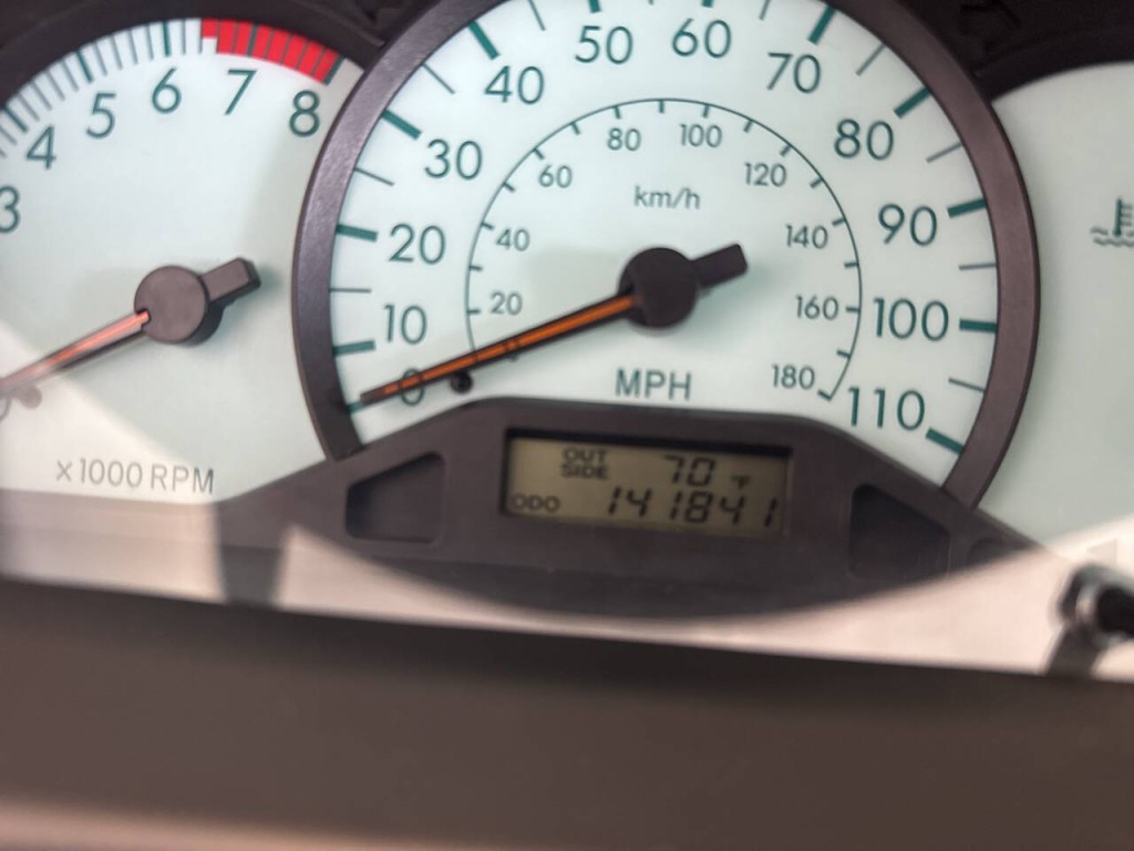 2004 Toyota Corolla Image 25