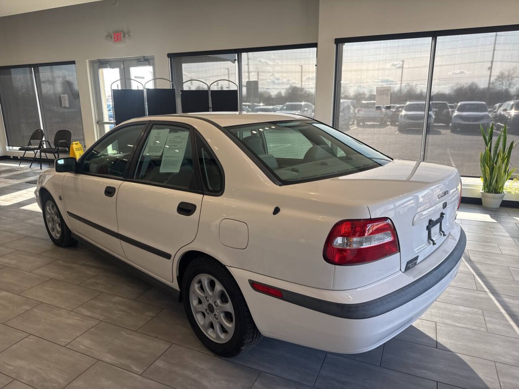 2001 Volvo S40 Image 8