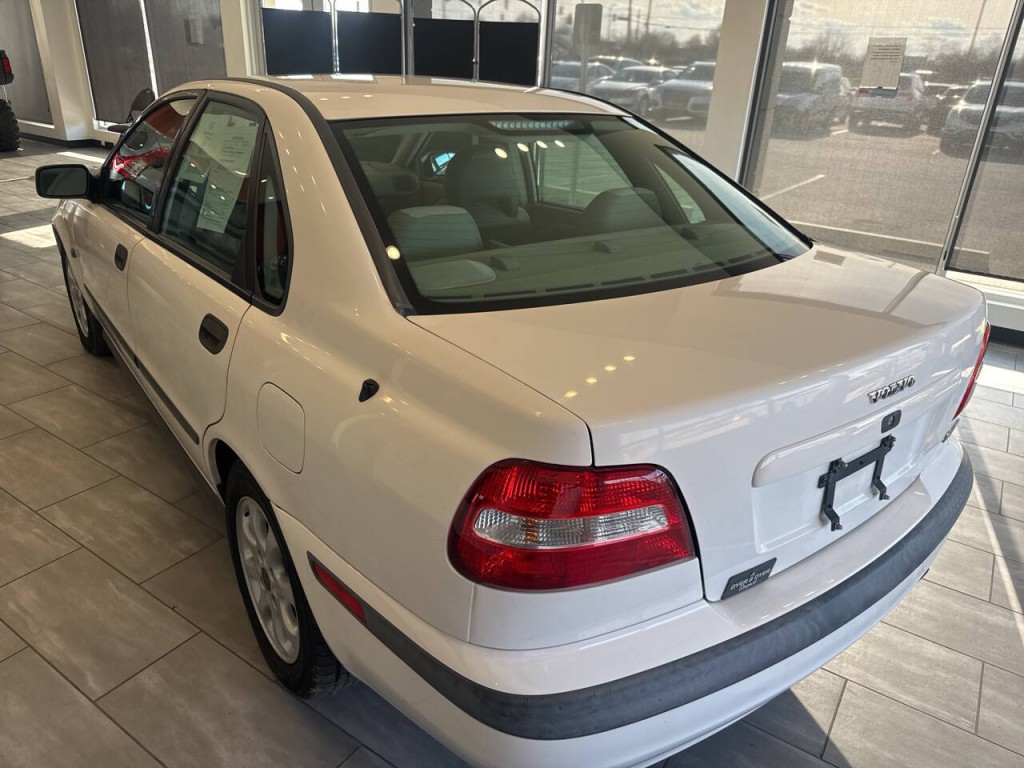 2001 Volvo S40 Image 10