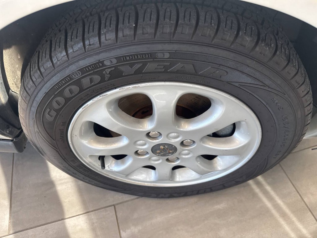 2001 Volvo S40 Image 14