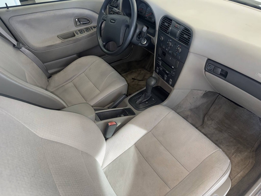 2001 Volvo S40 Image 17